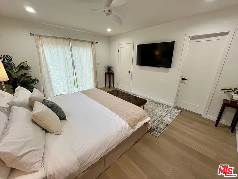 1825 Stearns Dr — Photo 12