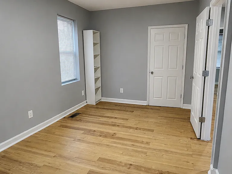 905 Kearny St NE — Photo 24