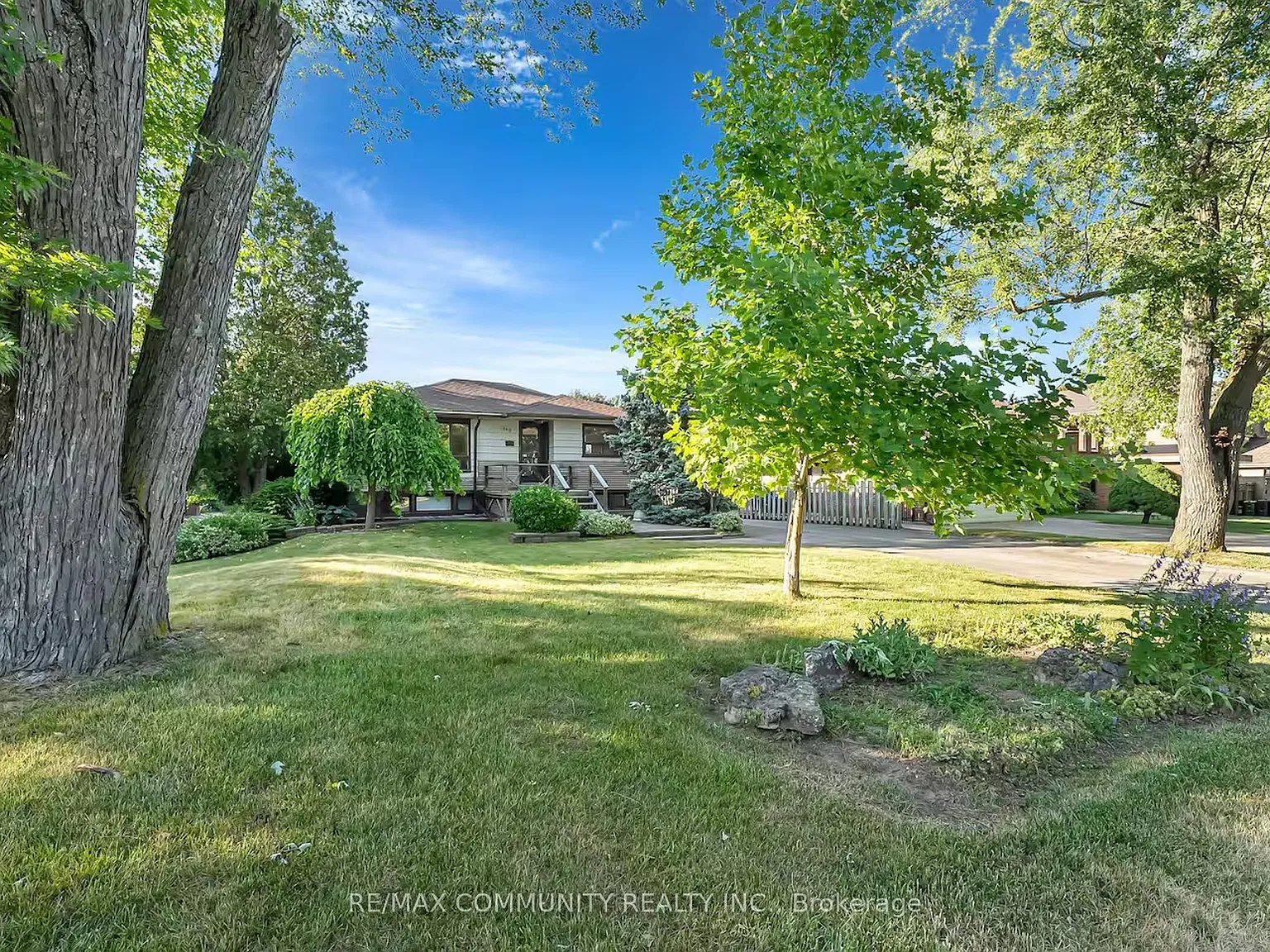 3 bed, $3,900 — Photo 2