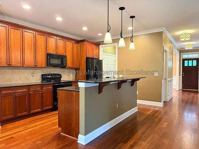 616 Lake Artesia Ln — Photo 16