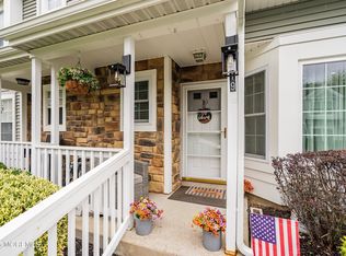 19 Horseshoe Ct, Tinton Falls, NJ 07753