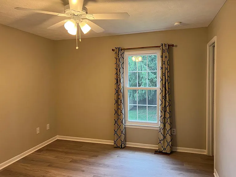 207 Kinross Dr — Photo 11