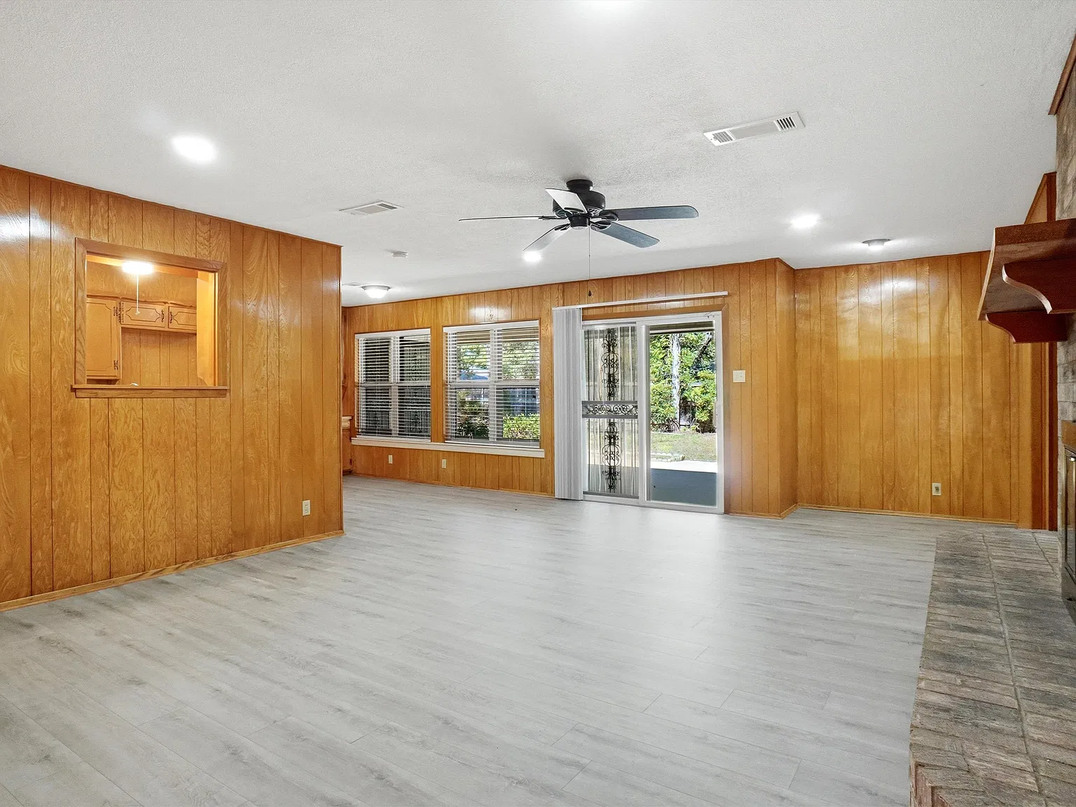 832 Overhill Drive - 1 — Photo 3
