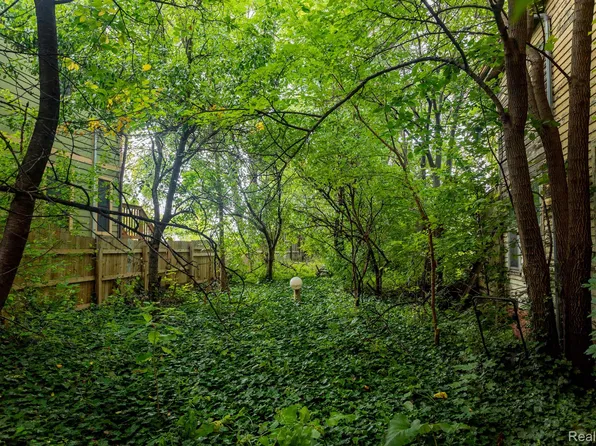 2211 Wabash St, Detroit, MI 48216