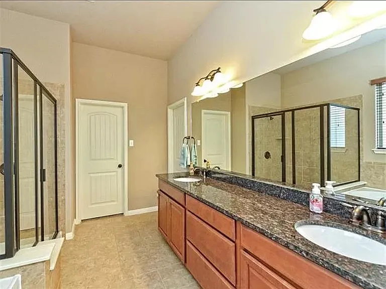 108 Lake Texana Ct — Photo 7