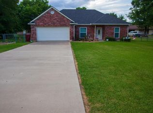 405 W Bells Blvd, Bells, TX 75414