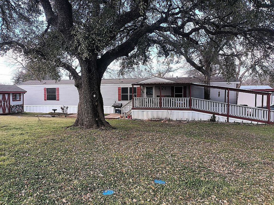 Front yard, covered porch, s