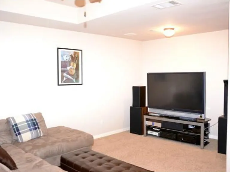 10604 Chestnut Ridge Rd — Photo 19