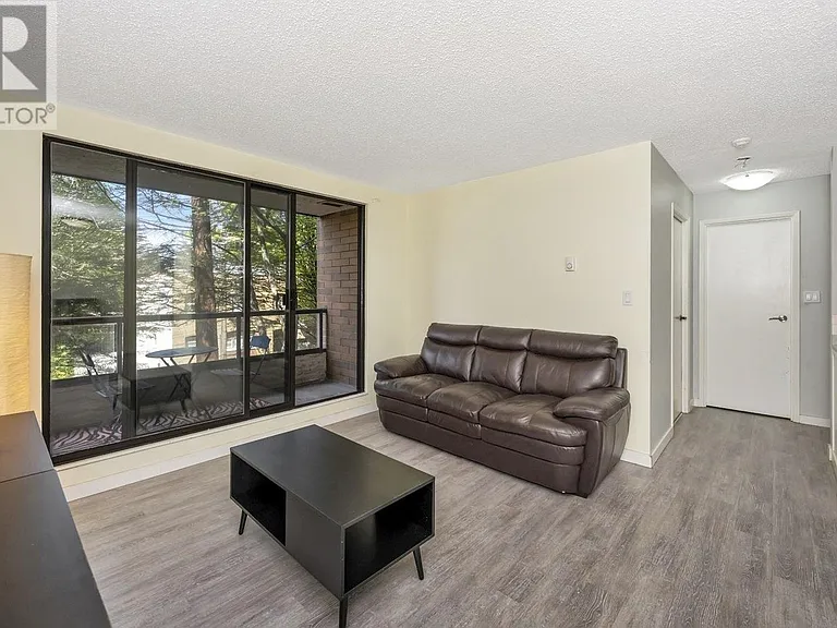 1630 Quadra St #306 — Photo 7