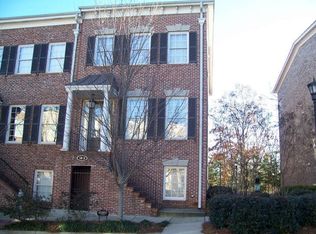 1019 Pearl Point, Sandy Springs, GA 30328