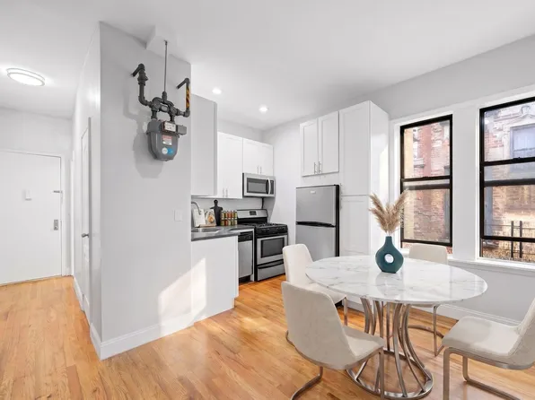 153 Edgecombe Avenue image 1 of 5