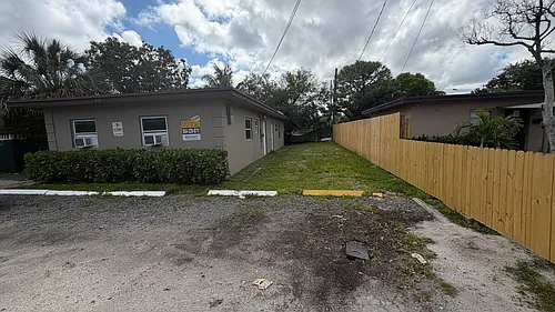 911 NW 12th Ave #1-A Photo 1