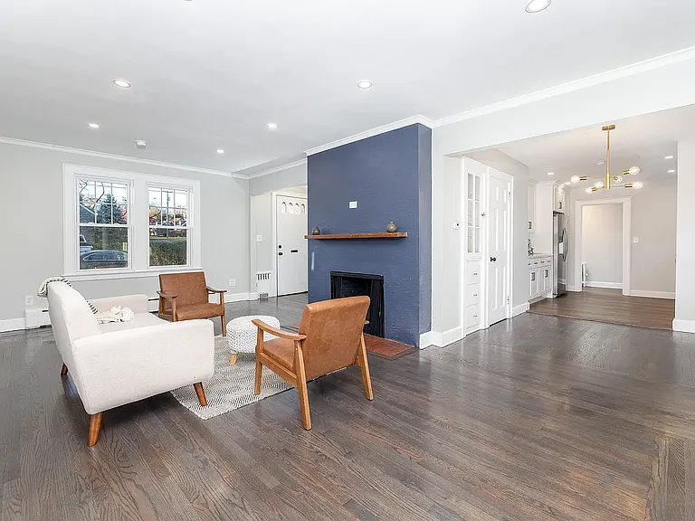 51 Hepburn Rd — Photo 10