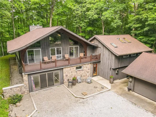 1 Hunts Hollow Village Co Rd #7532-36, Naples, NY 14512