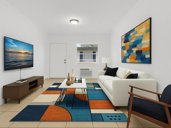 717 NW 14th Ter APT 3