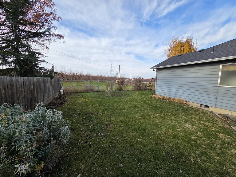 208 Sunset Ln — Photo 31