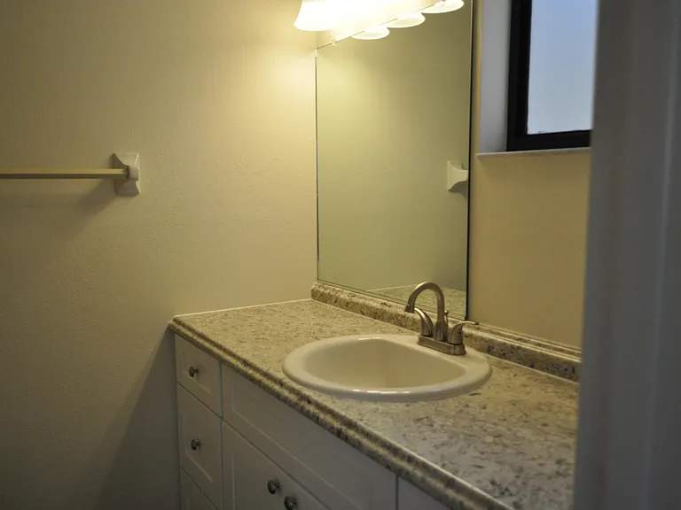 165 Seawind Dr #18 — Photo 5
