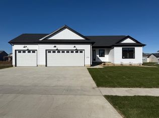 5768 Wall St, Waterloo, IA 50701