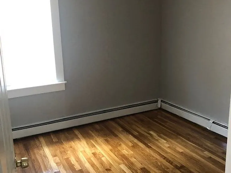 290 Highland St — Photo 6