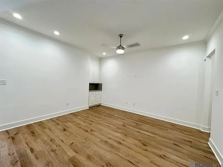9664 Creekview Dr — Photo 11