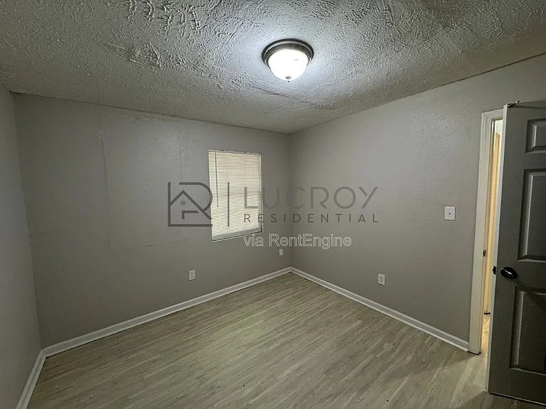 229 Lawrence Rd — Photo 9