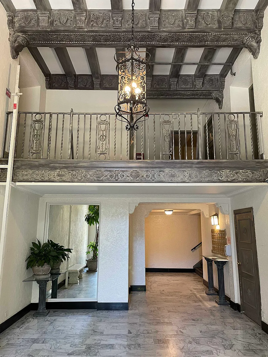 Lobby - Russian Hill Apartments