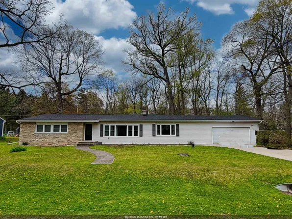 2623 Oakcrest Dr, Neenah, WI 54956