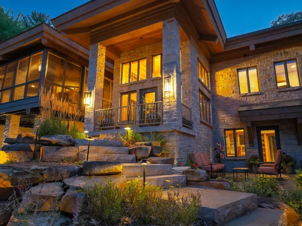 1612 McKinley Blvd, Eagle River, WI 54521