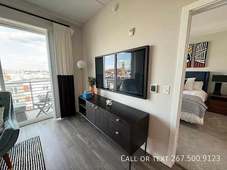 1321 S American St — Photo 10