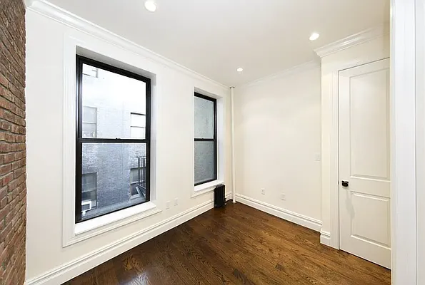 Rented by Avenues Real Estate | media 8