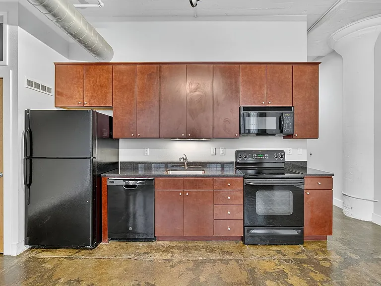 10th Street Lofts — Photo 3