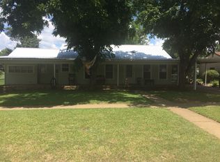 1217 Carolina St, Graham, TX 76450