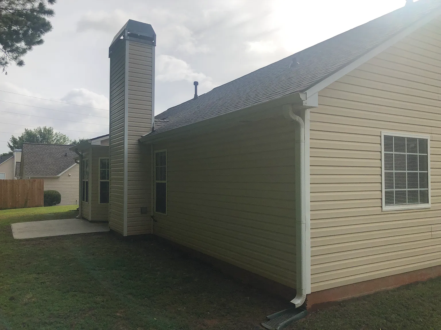 3 bed, 1659 sqft, $2,000 — Photo 2