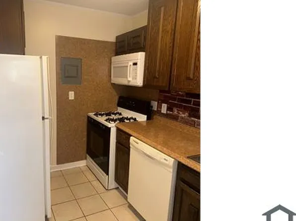 33 Nob Hill Cir #33C, Bridgeport, CT 06610