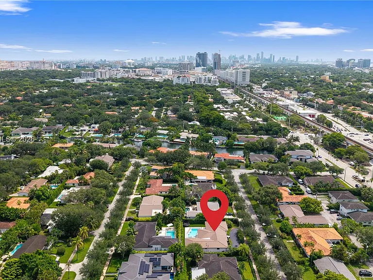 735 Benevento Ave — Photo 45
