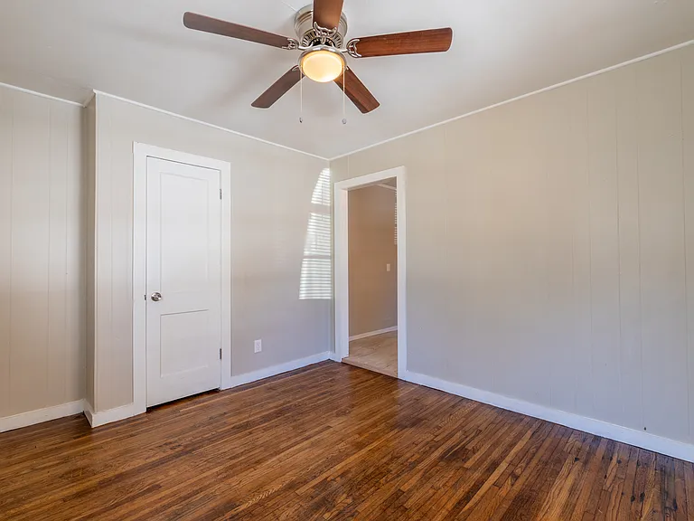 1677 Echles St — Photo 2