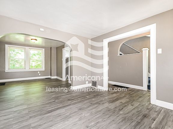 907638_003_living_room_13830399.jpg