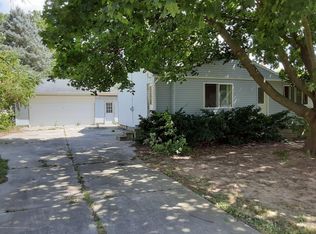 215 S Sherman St, Leslie, MI