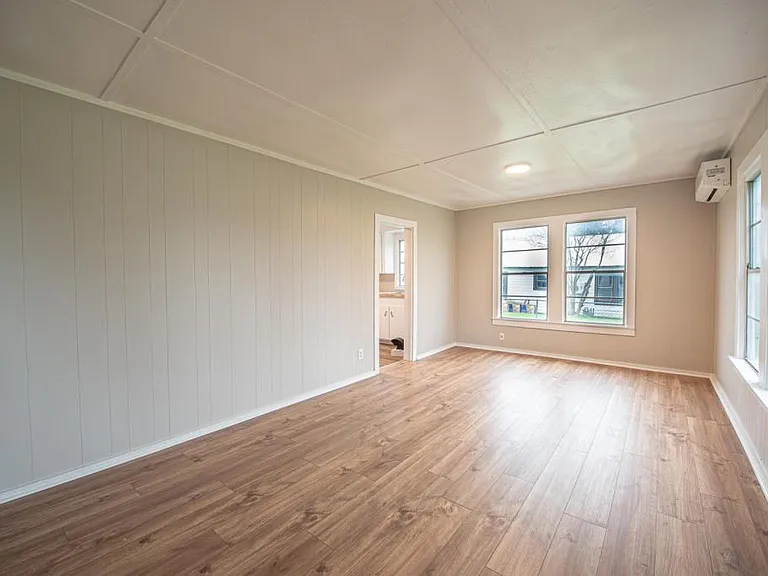 1608 W State Highway 21 — Photo 10