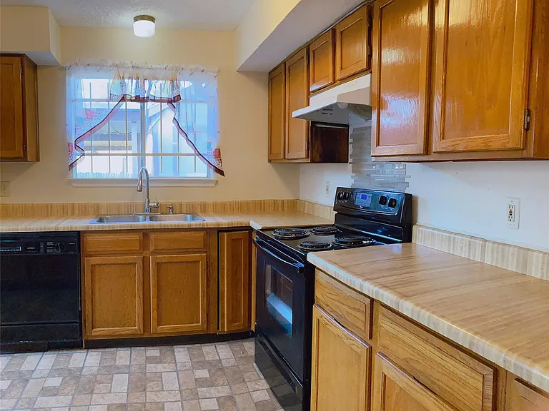 19518 Munsey Ct — Photo 10