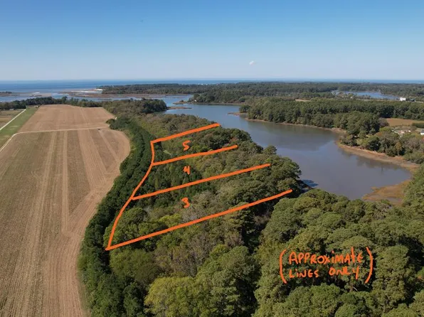 4 N Plantation Ln #3-4-5, Cape Charles, VA 23310