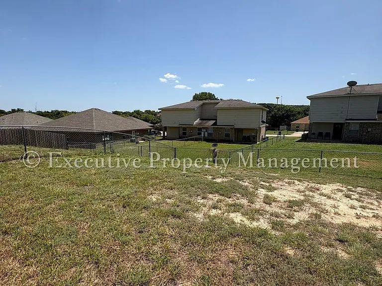 208 Janelle Dr — Photo 36