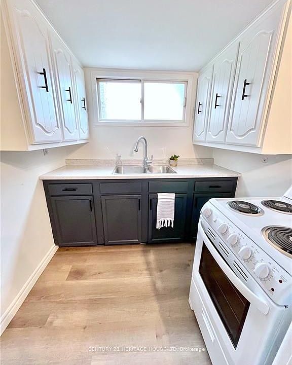 1st image of 220 Nelson St #3