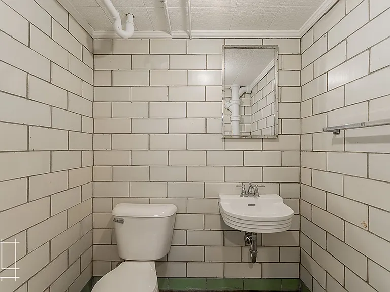 1374 E. Broad St. — Photo 56