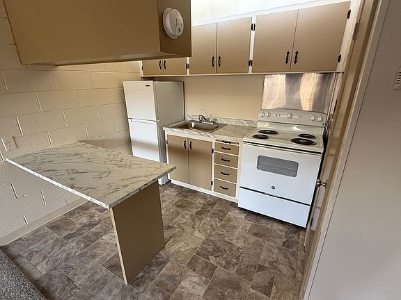 2nd image of 701 San Juan Dr #5
