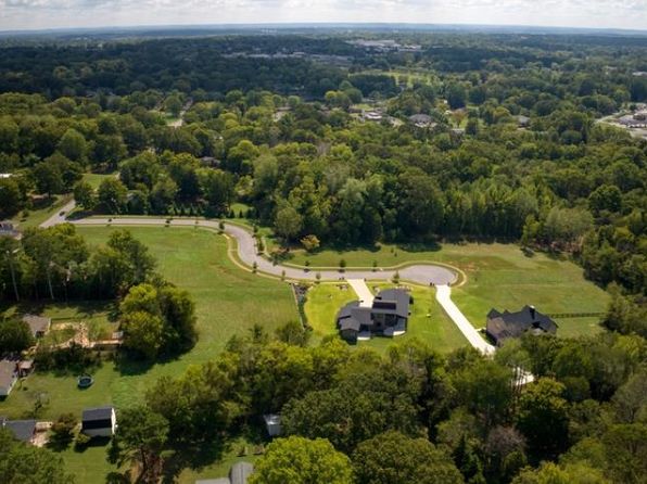 109 Willowbrook Dr, Florence, AL 35630