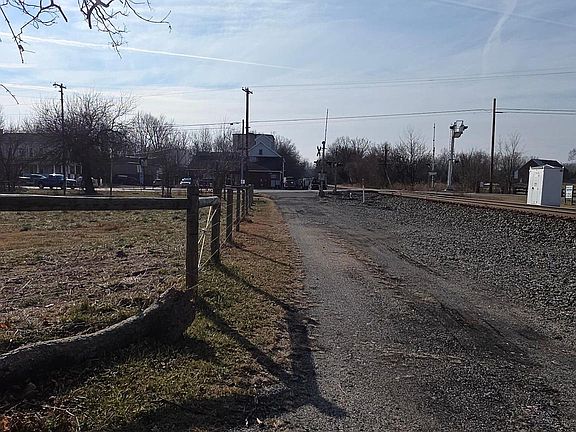 4th image of 17618 Lappans Rd