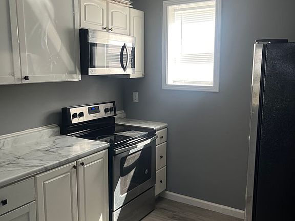 2nd image of 701 W Walnut St #1