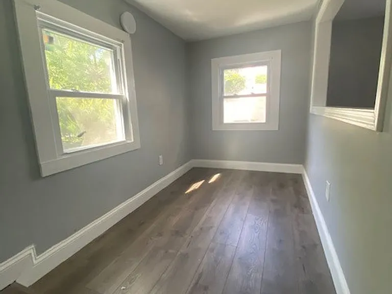 53 Orlando St — Photo 9