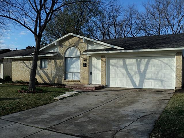 1st image of 116 Centennial Dr